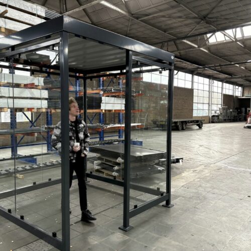 Overkapping voor automaten model Myla 33 Productie van overkappingen voor betaalautomaten en statiegeldmachines in de openbare ruimte